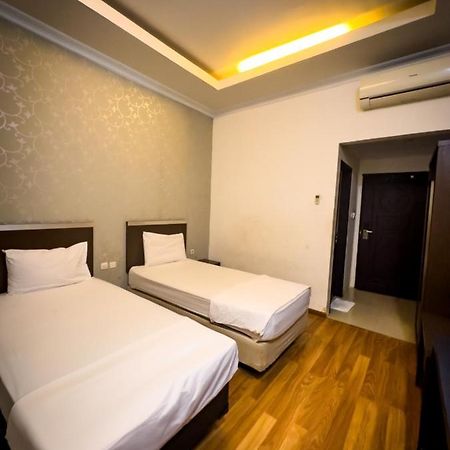 Motel Mess Mt Haryono Sampit Zewnętrze zdjęcie