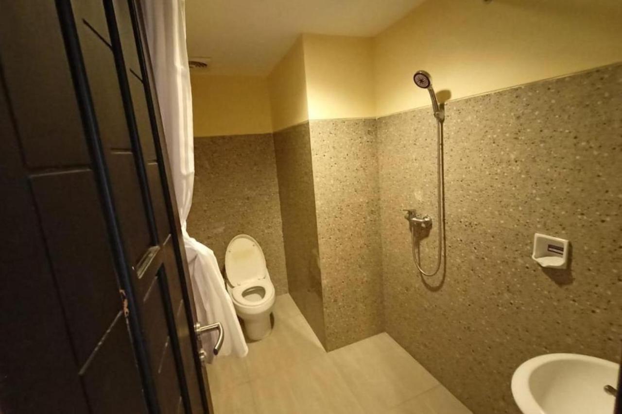 Motel Mess Mt Haryono Sampit Zewnętrze zdjęcie